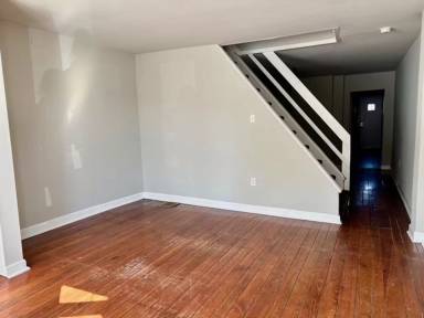 Main picture of 2445 E Huntingdon St