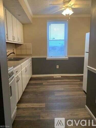 Main picture of 1302 Broadway