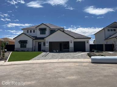 Main picture of 2950 E Naboo Ln