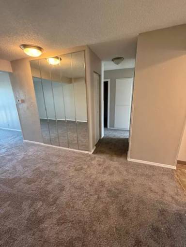 Main picture of 2701 S Emporia St