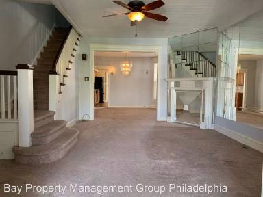Main picture of 5406 Arlington St