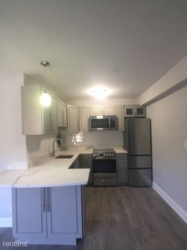 Main picture of 7710 N Sheridan Rd