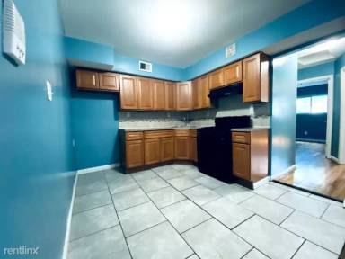 Main picture of 18 Skyline Dr