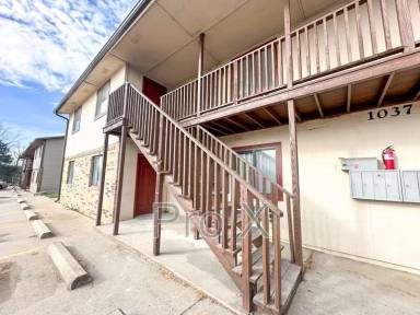 Main picture of 1037 S Happy Hollow Rd