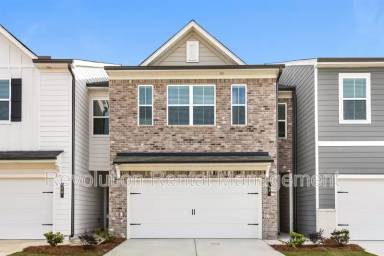 Main picture of 36 Founders Dr