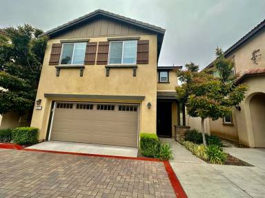 Main picture of 553 Moonlight Dr