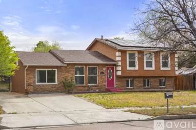 Main picture of 2915 Monica Dr W