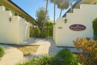 Main picture of 400 Oakridge Blvd