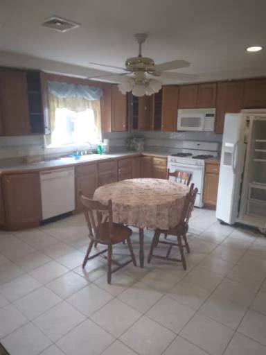 Main picture of 215 Summit St