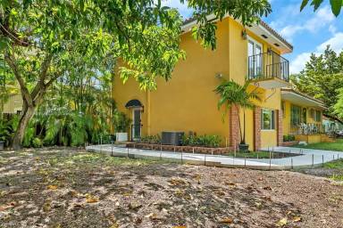 Main picture of 1345 SW 14th Ave