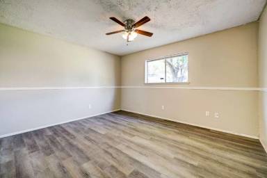 Main picture of 10727 Staghill Dr