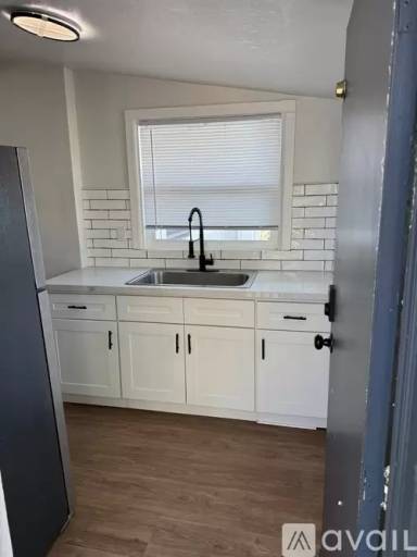 Main picture of 333 S Main Ave