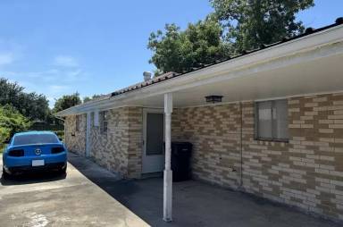 Main picture of 208 W Genie St