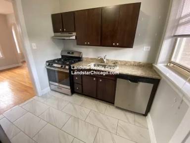 Main picture of 5044 N Wolcott Ave