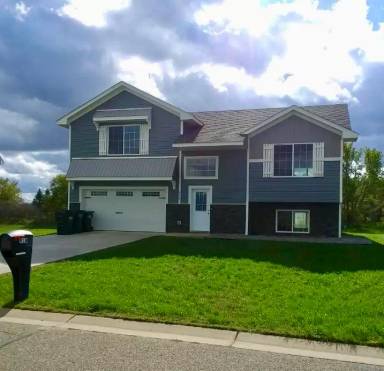 Main picture of 916 Poplar Dr SE