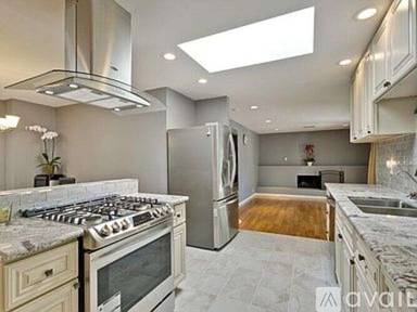 Main picture of 40813 Robin St