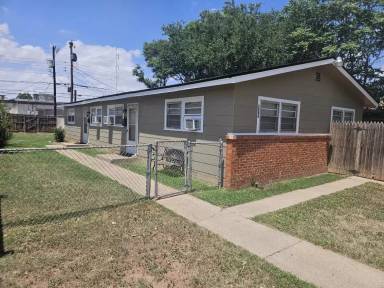 Main picture of 2208 35th St