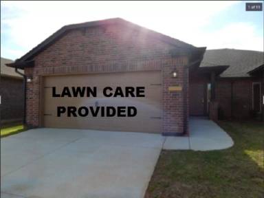 Main picture of 10802 NW 21st St