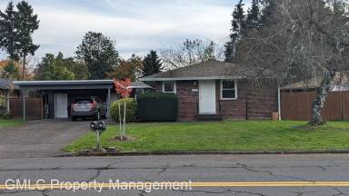 Main picture of 121 N Garrison Rd