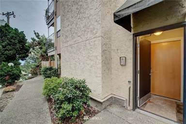 Main picture of 2423 8th Ave N
