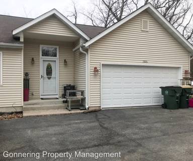 Main picture of 1526 E Lakeshore Dr
