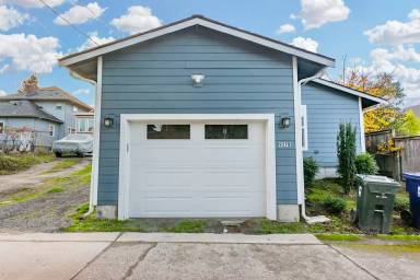 Main picture of 927 S Cushman Ave