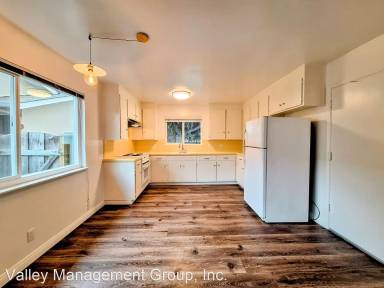 Main picture of 579 S Eden Ave