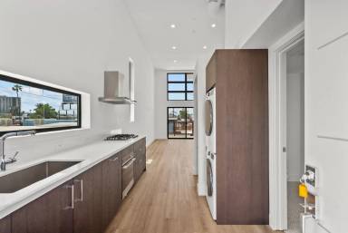 Main picture of 5617 Klump Ave