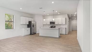 Main picture of 7704 Pacific Ave