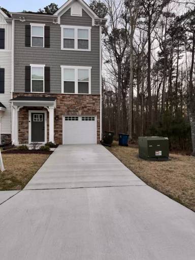 Main picture of 145 Big Woods Dr