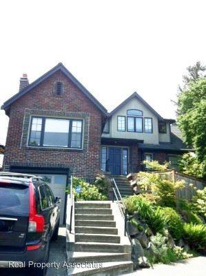 Main picture of 409 W McGraw Pl