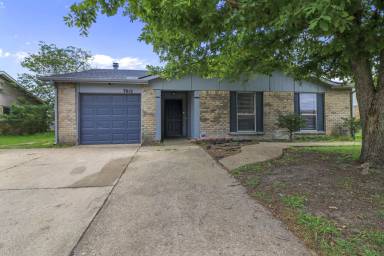 Main picture of 7012 Lincolnshire Ln