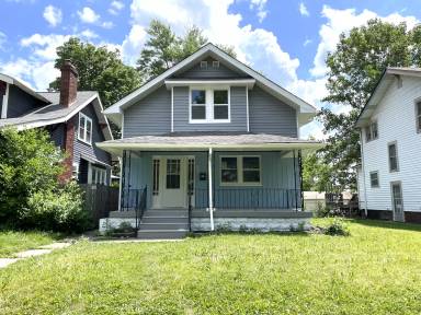 Main picture of 27 N Bosart Ave