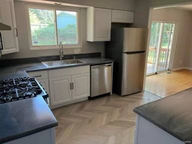 Main picture of 2680 Knollwood Ln