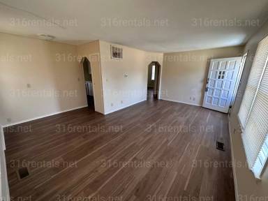 Main picture of 1318 N Chautauqua Ave
