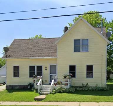 Main picture of 821 1/2 2nd St