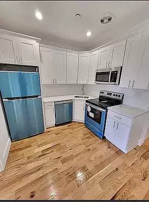 Main picture of 396 Shepherd Ave