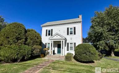 Main picture of 8015 Gladstone Rd