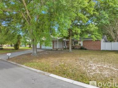 Main picture of 1877 Dawn Dr