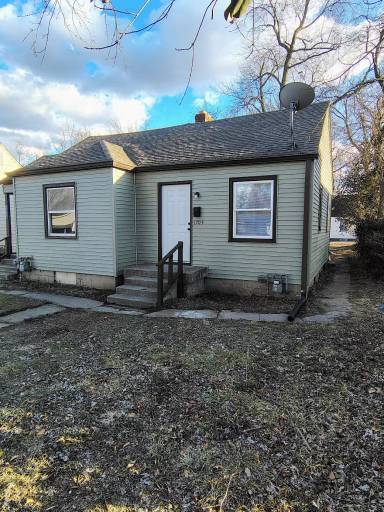 Main picture of 1705 E 34th St