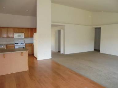 Main picture of 409 SW Mt Mazama St