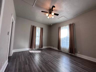 Main picture of 1116 Bank St