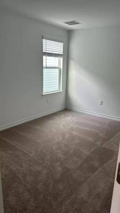 Main picture of 13600 Long Island Dr