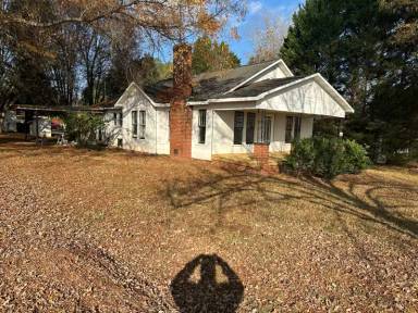 Main picture of 2720 Newton Dr