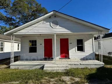 Main picture of 812 E Grand Ave