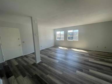 Main picture of 830 Normark Ter