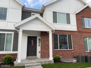 Main picture of 783 E Newfield Dr