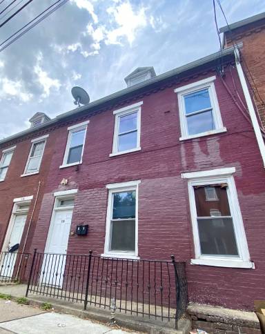 Main picture of 336 S Prince St