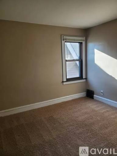Main picture of 6191 Manchester Rd