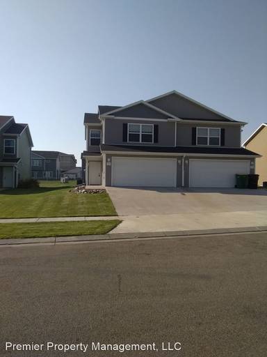 Main picture of 715 Weyburn Dr